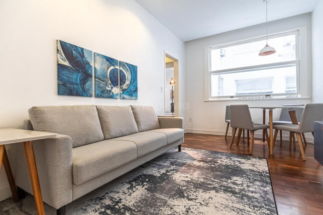 Imagem Apartamento com 2 Quartos à Venda, 80 m² em Copacabana - Rio De Janeiro
