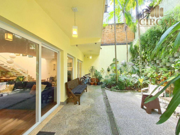 Casa com 3 Quartos à Venda, 228 m² em Chácara Monte Alegre - São Paulo