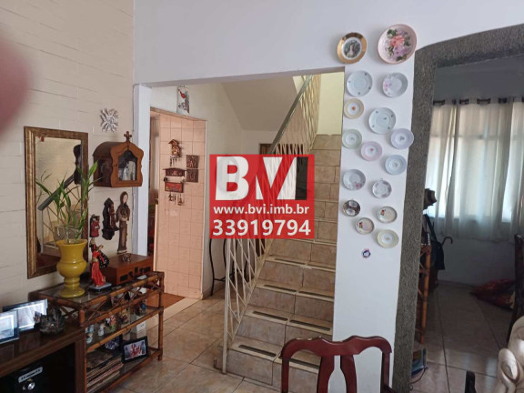 Imagem Casa com 4 Quartos à Venda, 276 m² em Olaria - Rio De Janeiro Imagem Casa com 4 Quartos à Venda, 276 m² em Olaria - Rio De Janeiro