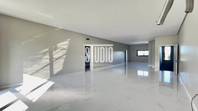 Imagem Casa com 3 Quartos à Venda, 312 m² em Centro - Carlos Barbosa Imagem Casa com 3 Quartos à Venda, 312 m² em Centro - Carlos Barbosa