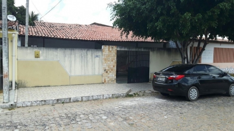 Casa com 2 Quartos à Venda, 200 m² em Pitimbu - Natal