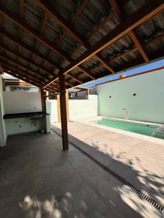 Imagem Casa com 3 Quartos à Venda, em Campeche - Florianópolis Imagem Casa com 3 Quartos à Venda, em Campeche - Florianópolis