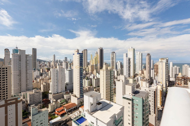 Imagem Cobertura com 3 Quartos à Venda, 242 m² em Centro - Balneário Camboriú Imagem Cobertura com 3 Quartos à Venda, 242 m² em Centro - Balneário Camboriú