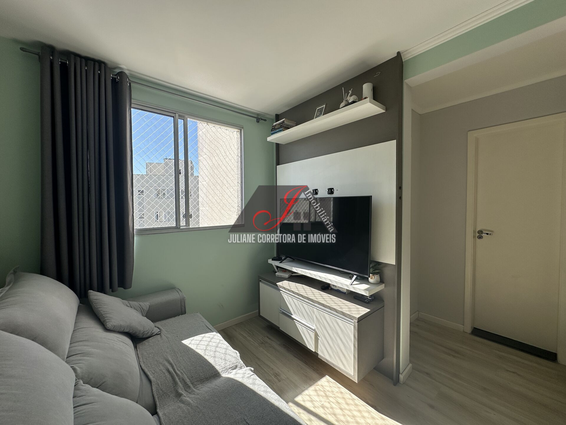 Imagem Apartamento com 2 Quartos à Venda, 54 m² em Pinheirinho - Curitiba