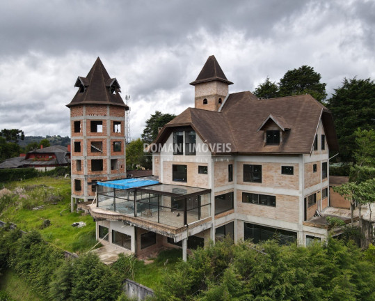 Imóvel com 52 Quartos à Venda, 1.845 m² em Região De Capivari - Campos Do Jordão