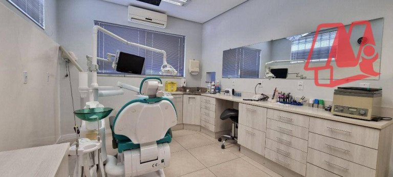 Sala Comercial à Venda ou Locação, 65 m² em Auxiliadora - Porto Alegre