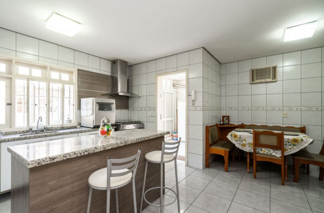 Imagem Imóvel com 3 Quartos à Venda, em Chácara Das Pedras - Porto Alegre Imagem Imóvel com 3 Quartos à Venda, em Chácara Das Pedras - Porto Alegre