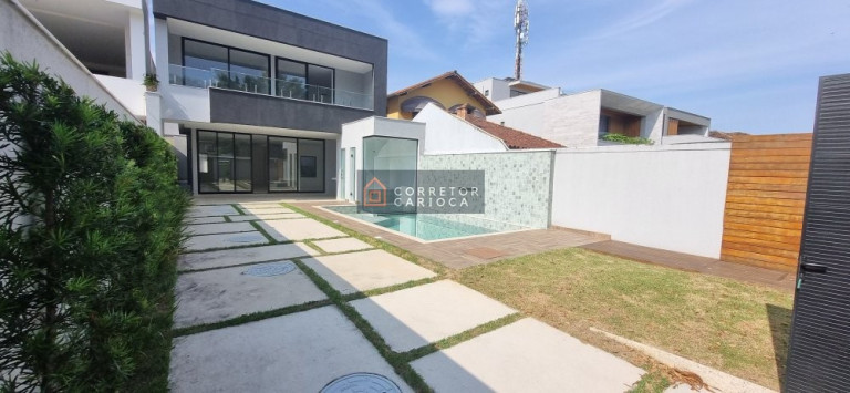 Imagem Casa com 4 Quartos à Venda, 350 m² em Barra Da Tijuca - Rio De Janeiro Imagem Casa com 4 Quartos à Venda, 350 m² em Barra Da Tijuca - Rio De Janeiro