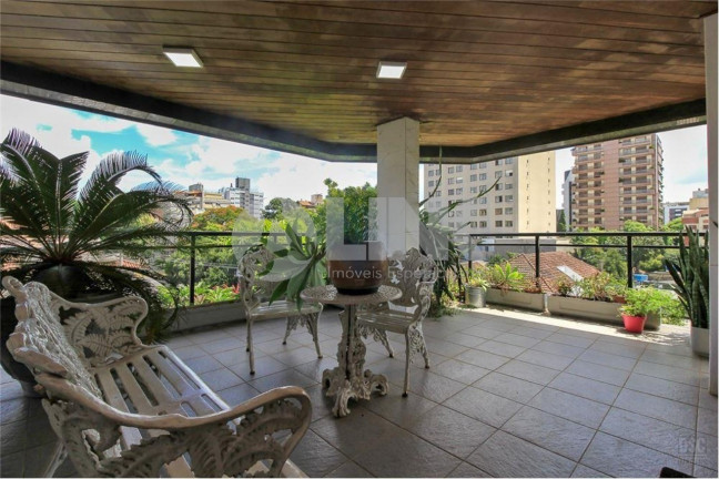 Imagem Apartamento com 4 Quartos à Venda, 217 m² em Auxiliadora - Porto Alegre Imagem Apartamento com 4 Quartos à Venda, 217 m² em Auxiliadora - Porto Alegre
