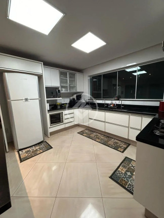 Imagem Casa com 4 Quartos à Venda, 450 m² em Residencial Granville - Goiânia Imagem Casa com 4 Quartos à Venda, 450 m² em Residencial Granville - Goiânia