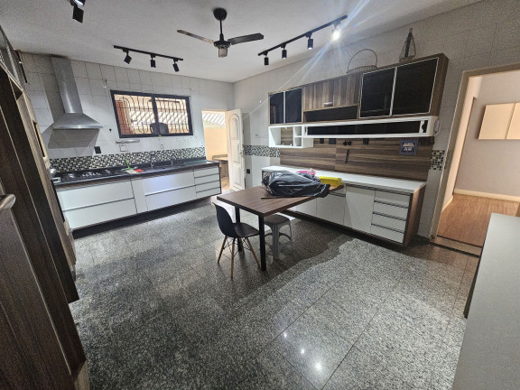 Imagem Casa com 4 Quartos para Alugar, 276 m² em Aparecida - Santos