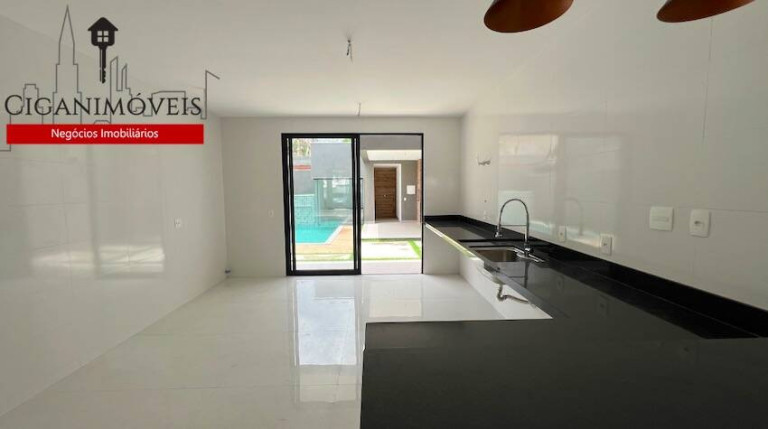 Imagem Casa de Condomínio com 4 Quartos à Venda, 350 m² em Barra Da Tijuca - Rio De Janeiro Imagem Casa de Condomínio com 4 Quartos à Venda, 350 m² em Barra Da Tijuca - Rio De Janeiro