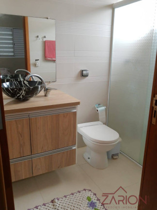 Imagem Casa com 4 Quartos à Venda, 230 m² em Piracangaguá - Taubaté