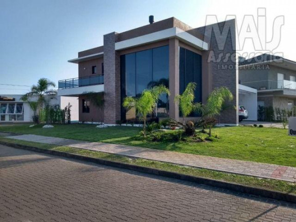 Imagem Casa com 4 Quartos à Venda, 285 m² em Centro - Xangri-lá Imagem Casa com 4 Quartos à Venda, 285 m² em Centro - Xangri-lá