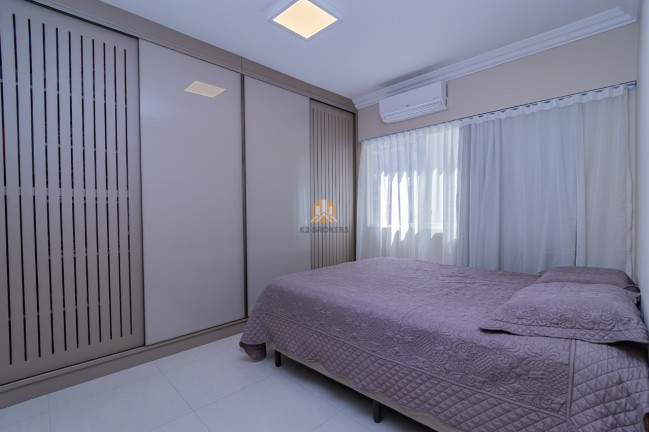 Imagem Imóvel com 4 Quartos à Venda, 112 m² em Centro - Balneário Camboriú Imagem Imóvel com 4 Quartos à Venda, 112 m² em Centro - Balneário Camboriú