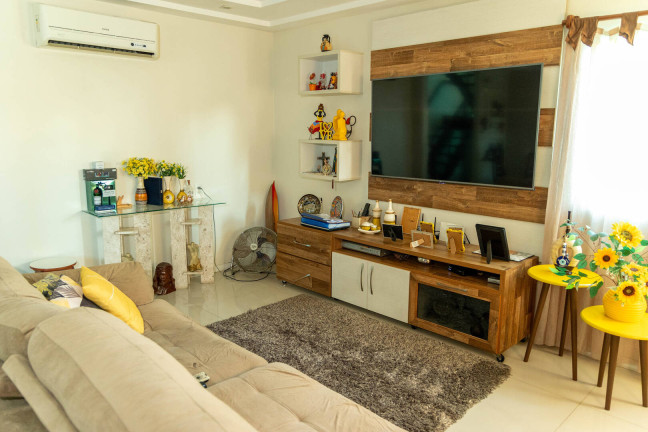 Imagem Casa com 5 Quartos à Venda, 360 m² em Centro - Maricá Imagem Casa com 5 Quartos à Venda, 360 m² em Centro - Maricá