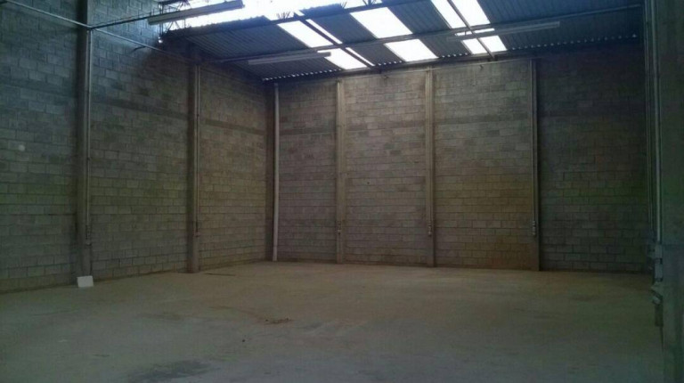 Imagem Galpão para Alugar, 320 m² em Jardim Santa Rosa - Sorocaba Imagem Galpão para Alugar, 320 m² em Jardim Santa Rosa - Sorocaba