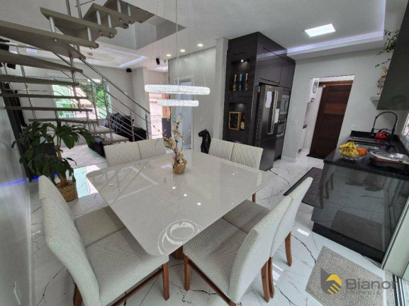 Imagem Casa com 3 Quartos à Venda, 140 m² em Nova Esperança - Blumenau Imagem Casa com 3 Quartos à Venda, 140 m² em Nova Esperança - Blumenau