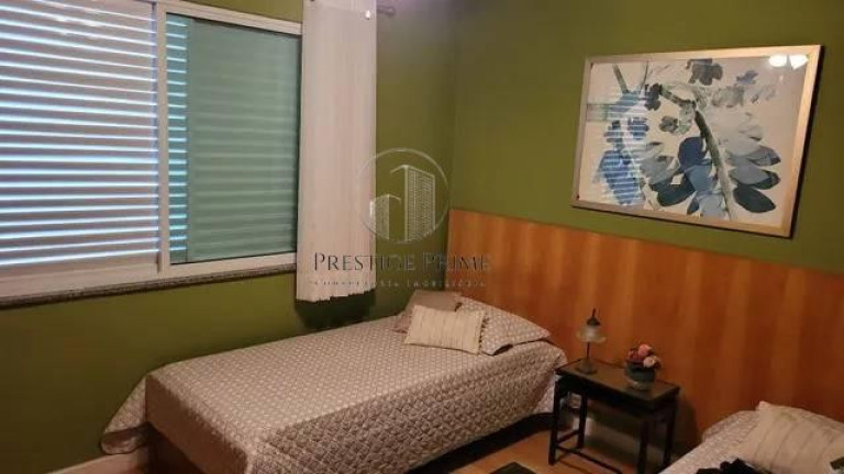 Imagem Casa com 4 Quartos à Venda, 504 m²