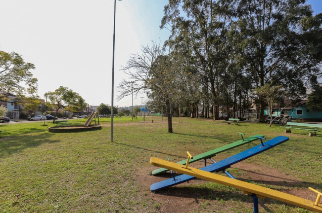 Imagem Casa com 2 Quartos à Venda, 85 m² em Hípica - Porto Alegre Imagem Casa com 2 Quartos à Venda, 85 m² em Hípica - Porto Alegre