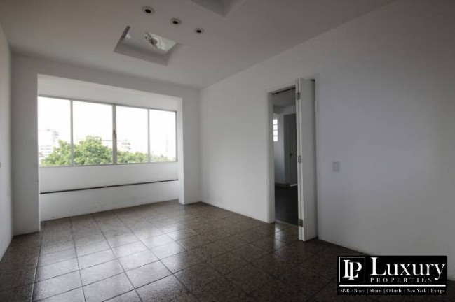 Imagem Casa com 3 Quartos à Venda, 380 m² em Pacaembu - São Paulo