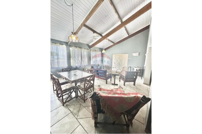 Imagem Casa com 3 Quartos à Venda, 400 m² em Centro - Peruíbe Imagem Casa com 3 Quartos à Venda, 400 m² em Centro - Peruíbe