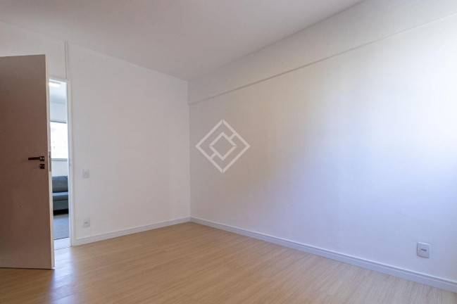 Imagem Apartamento com 3 Quartos à Venda, 121 m² em Itaim Bibi - São Paulo