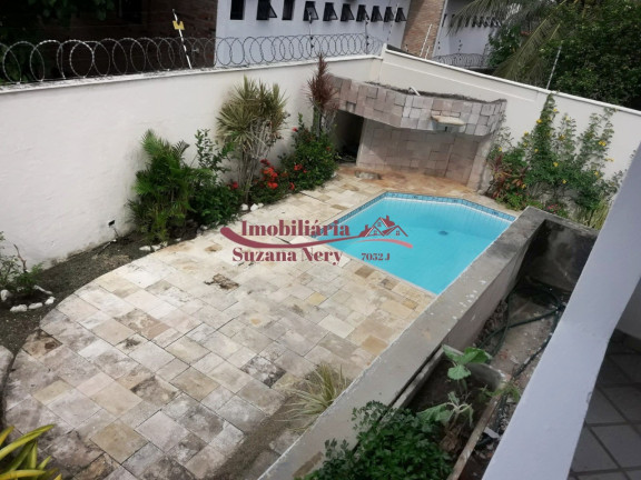 Casa com 5 Quartos à Venda,  em Candelária - Natal