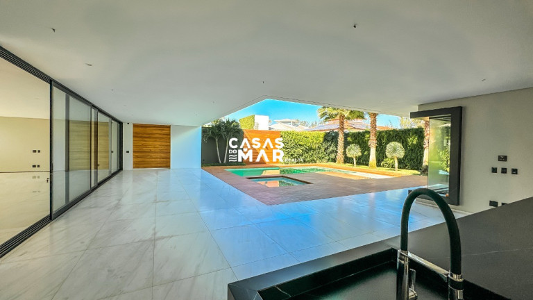 Imagem Casa com 5 Quartos à Venda, 1.200 m² em Barra Da Tijuca - Rio De Janeiro Imagem Casa com 5 Quartos à Venda, 1.200 m² em Barra Da Tijuca - Rio De Janeiro