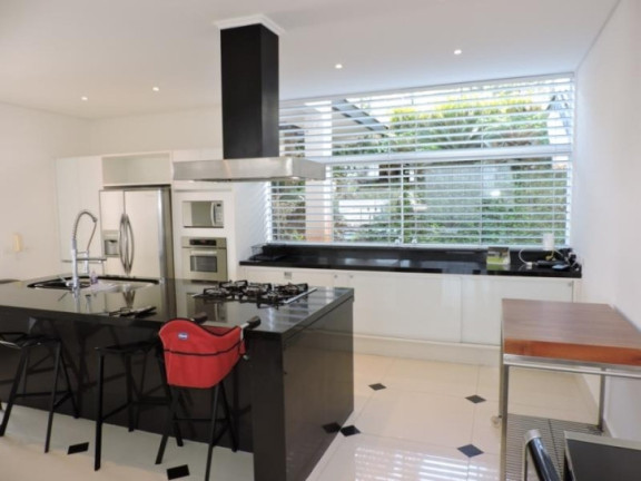 Imagem Casa com 4 Quartos à Venda, 613 m² em Golf Village - Carapicuíba Imagem Casa com 4 Quartos à Venda, 613 m² em Golf Village - Carapicuíba
