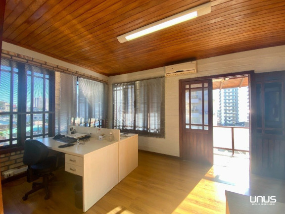 Imagem Casa com 5 Quartos à Venda, 320 m² em Barreiros - São José Imagem Casa com 5 Quartos à Venda, 320 m² em Barreiros - São José