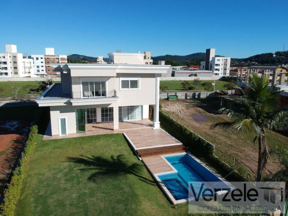 Imagem Casa com 5 Quartos à Venda, 700 m² em Centro - Camboriú Imagem Casa com 5 Quartos à Venda, 700 m² em Centro - Camboriú