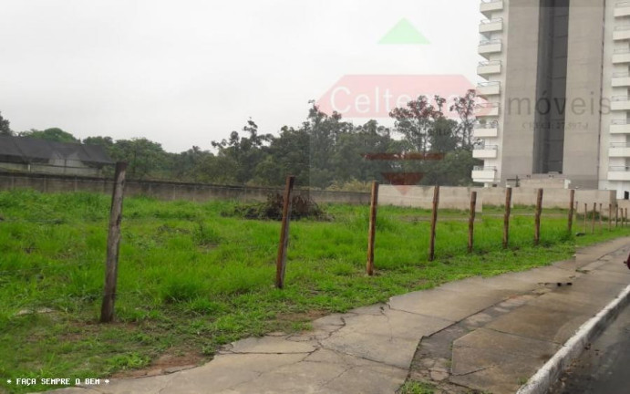 Terreno à Venda, 1.800 m² em Barranco - Taubaté