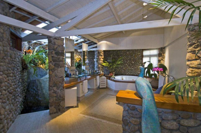Imagem Casa com 6 Quartos à Venda, 1.500 m² em Praia Do Curral - Ilhabela Imagem Casa com 6 Quartos à Venda, 1.500 m² em Praia Do Curral - Ilhabela