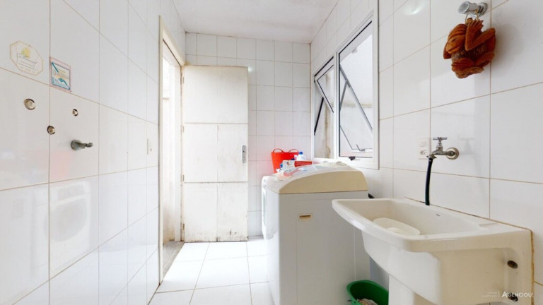 Imagem Imóvel com 3 Quartos à Venda,  em Campo Novo - Porto Alegre