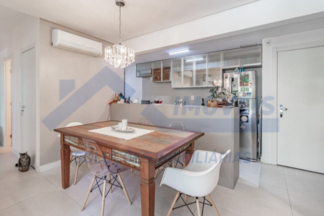 Imagem Imóvel com 3 Quartos à Venda, 75 m² em São Sebastião - Porto Alegre