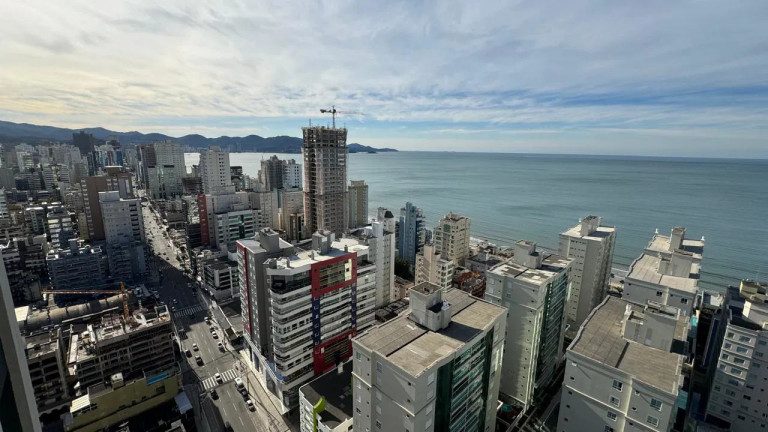Imagem Apartamento com 4 Quartos à Venda, 180 m² em Meia Praia - Itapema