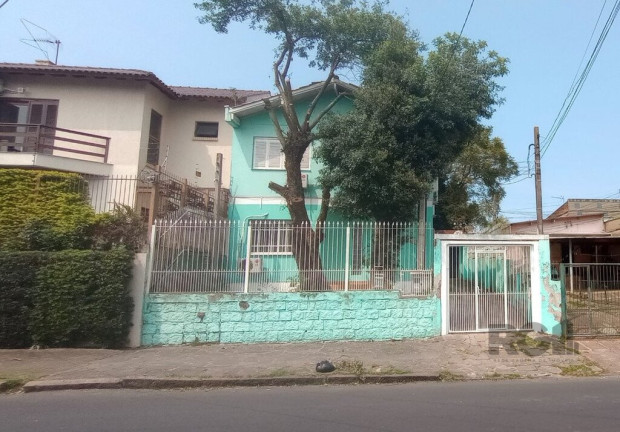 Casa com 4 Quartos à Venda,  em Tristeza - Porto Alegre