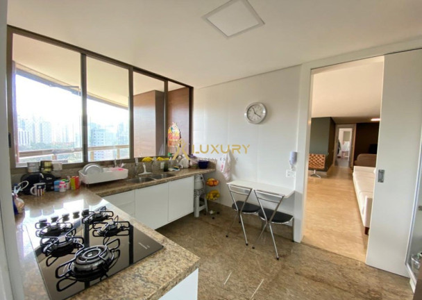 Imagem Imóvel com 4 Quartos à Venda, 244 m² em Vale Do Sereno - Nova Lima