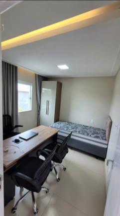 Imagem Casa com 4 Quartos à Venda, 150 m² em Arembepe - Camaçari Imagem Casa com 4 Quartos à Venda, 150 m² em Arembepe - Camaçari