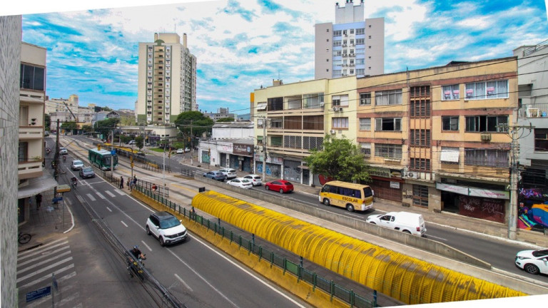 Imagem Imóvel com 3 Quartos à Venda, 135 m² em Rio Branco - Porto Alegre Imagem Imóvel com 3 Quartos à Venda, 135 m² em Rio Branco - Porto Alegre