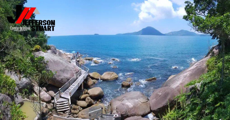 Casa com 5 Quartos à Venda, 2.000 m² em Toninhas - Ubatuba