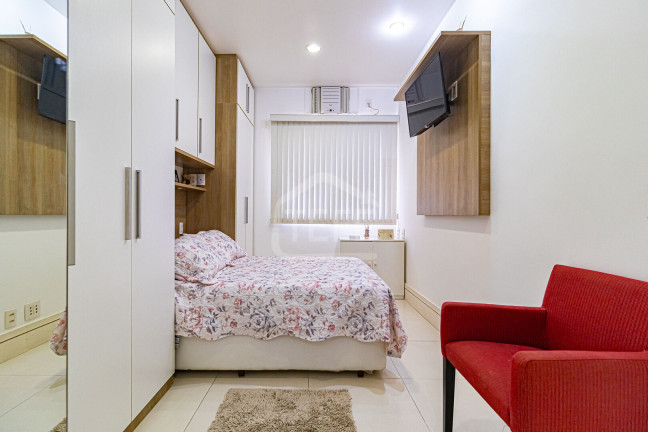 Imagem Apartamento com 2 Quartos à Venda, 77 m² em Copacabana - Rio De Janeiro Imagem Apartamento com 2 Quartos à Venda, 77 m² em Copacabana - Rio De Janeiro
