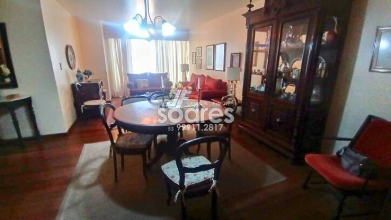 Imagem Apartamento com 4 Quartos à Venda, 236 m² em Centro - Pelotas