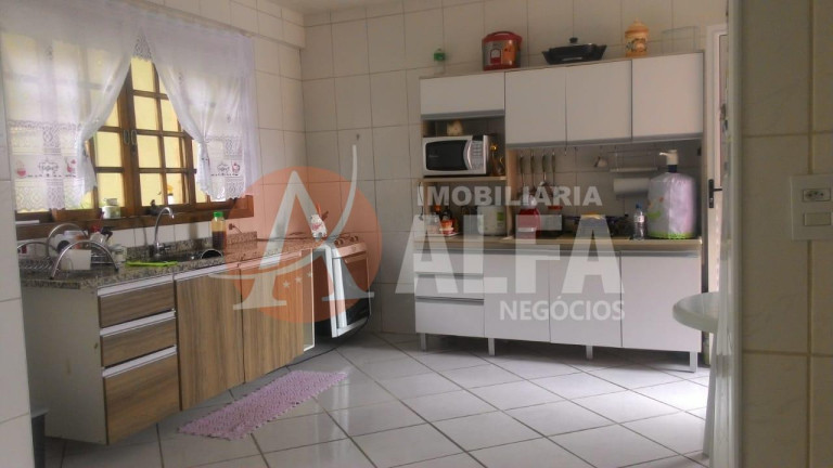 Imagem Casa com 4 Quartos à Venda, 180 m² em Jardim Rosalina - Cotia Imagem Casa com 4 Quartos à Venda, 180 m² em Jardim Rosalina - Cotia