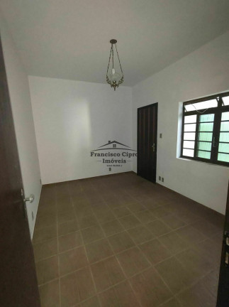 Imagem Casa com 3 Quartos à Venda, 210 m² em Vila Comendador Rodrigues Alves (pedregulho) - Guaratinguetá Imagem Casa com 3 Quartos à Venda, 210 m² em Vila Comendador Rodrigues Alves (pedregulho) - Guaratinguetá