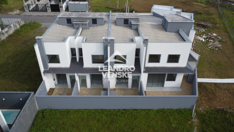 Imagem Sobrado com 3 Quartos à Venda,  em Glória - Joinville