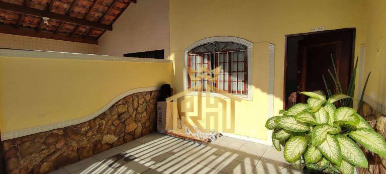 Casa com 2 Quartos à Venda, 70 m² em Maracanã - Praia Grande
