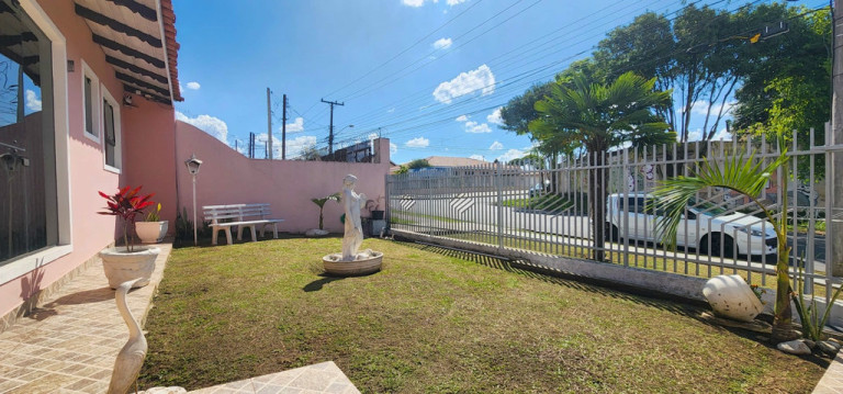 Imagem Casa com 3 Quartos à Venda, 250 m² em Uberaba - Curitiba