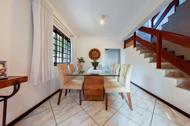 Imagem Casa com 6 Quartos à Venda, 250 m² em Itaipu - Niterói Imagem Casa com 6 Quartos à Venda, 250 m² em Itaipu - Niterói